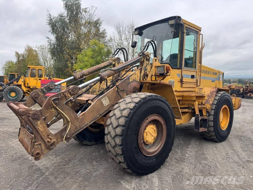 Volvo L 90 Gumikerekes homlokrakodók