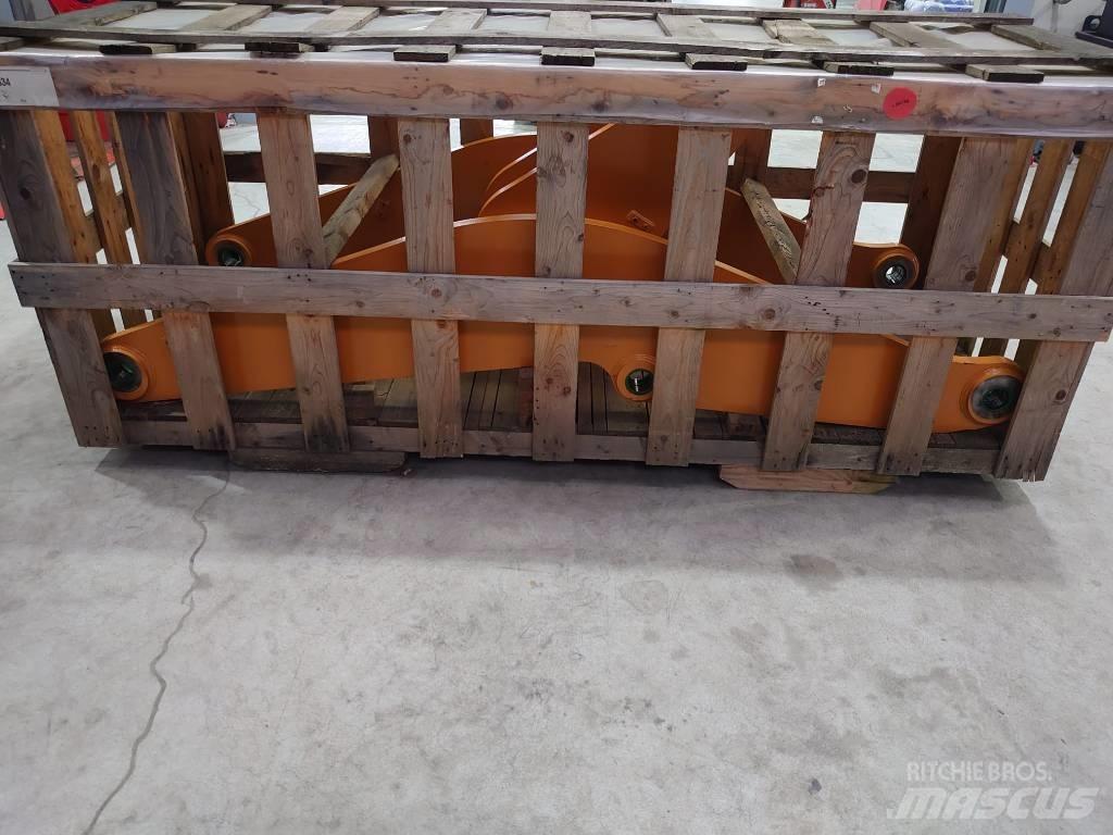 CASE 821G Gémek és dipperek