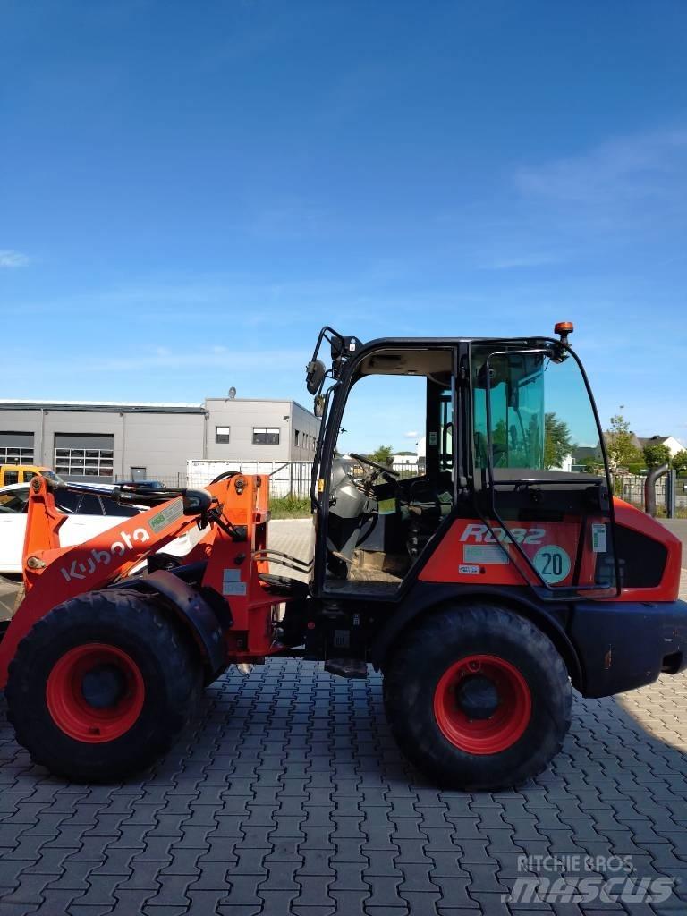 Kubota R 082 Gumikerekes homlokrakodók