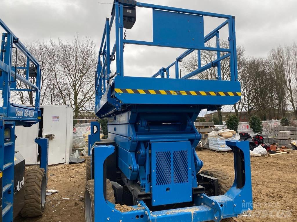 Genie GS 4390 RT Ollós emelők