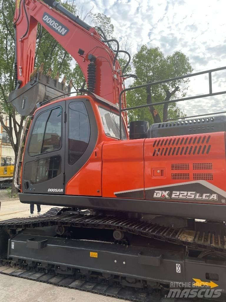Doosan DX 225 Közepes (midi) kotrók 7 t - 12 t