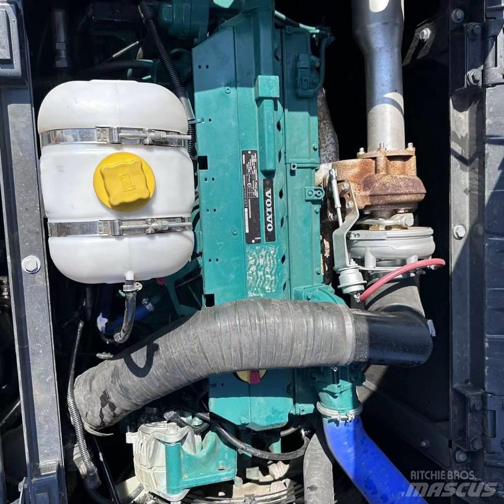 Volvo EC 240 Lánctalpas kotrók