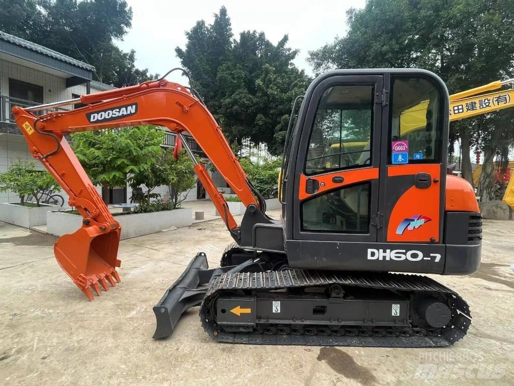 Doosan DH 60-7 Mini kotrók < 7t