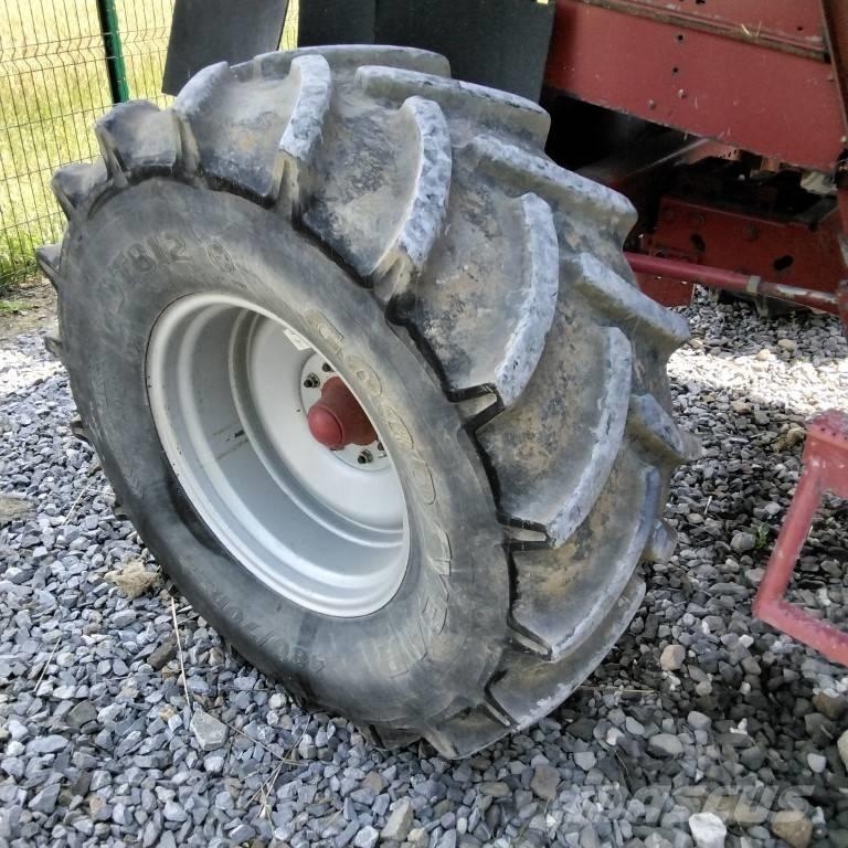 Case IH 2366E Kombájnok