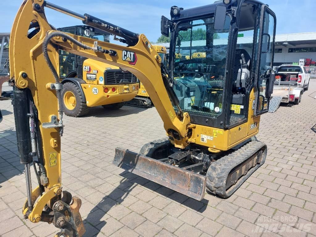 CAT 301.8 Mini kotrók < 7t