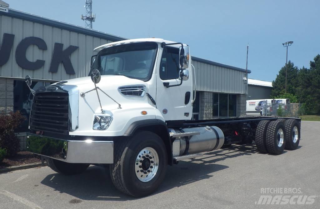 Freightliner 114 SD Fülkés alváz