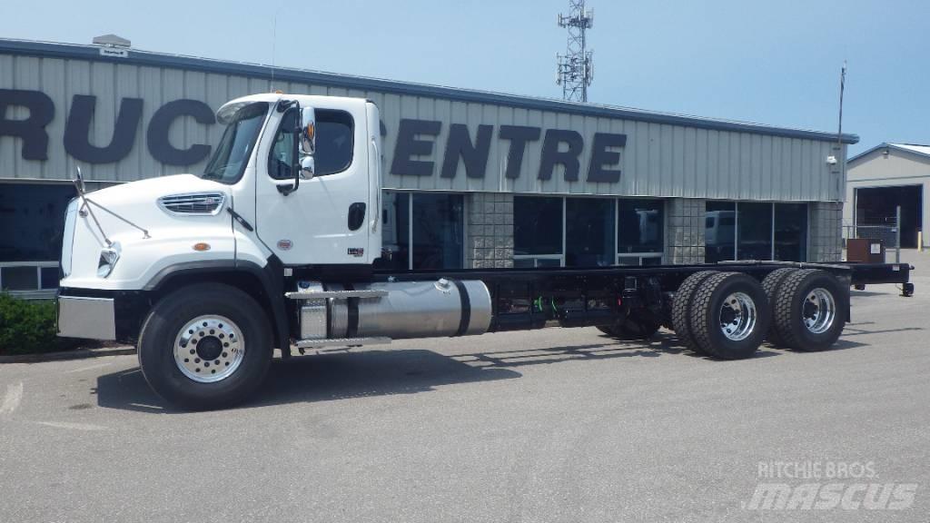 Freightliner 114 SD Fülkés alváz