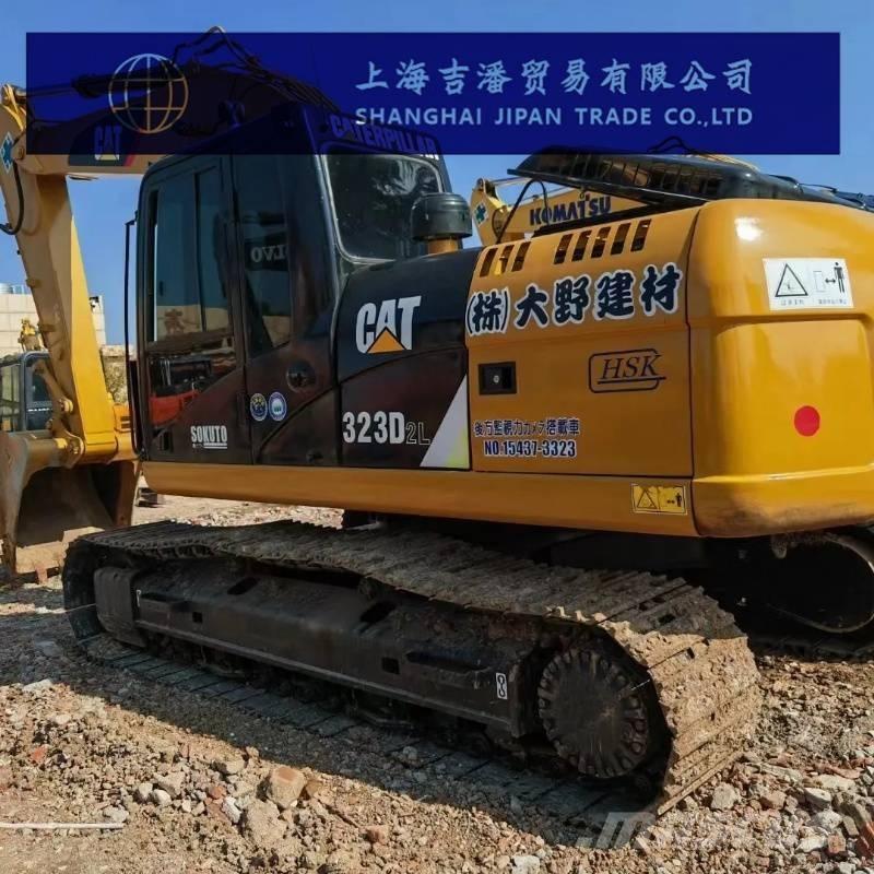 CAT 323 D Lánctalpas kotrók
