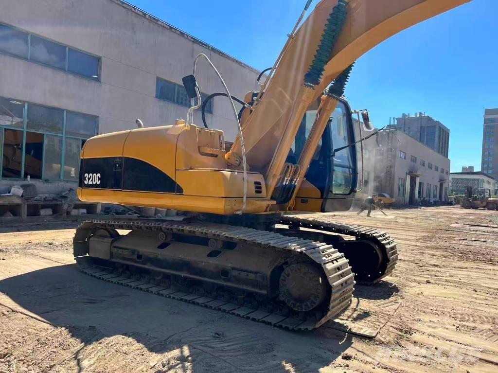 CAT 320 C L Lánctalpas kotrók