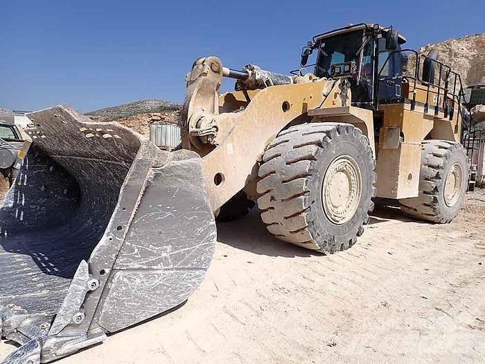 CAT 988K Gumikerekes homlokrakodók