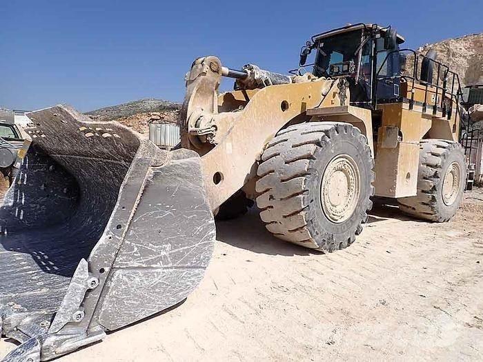 CAT 988K Gumikerekes homlokrakodók