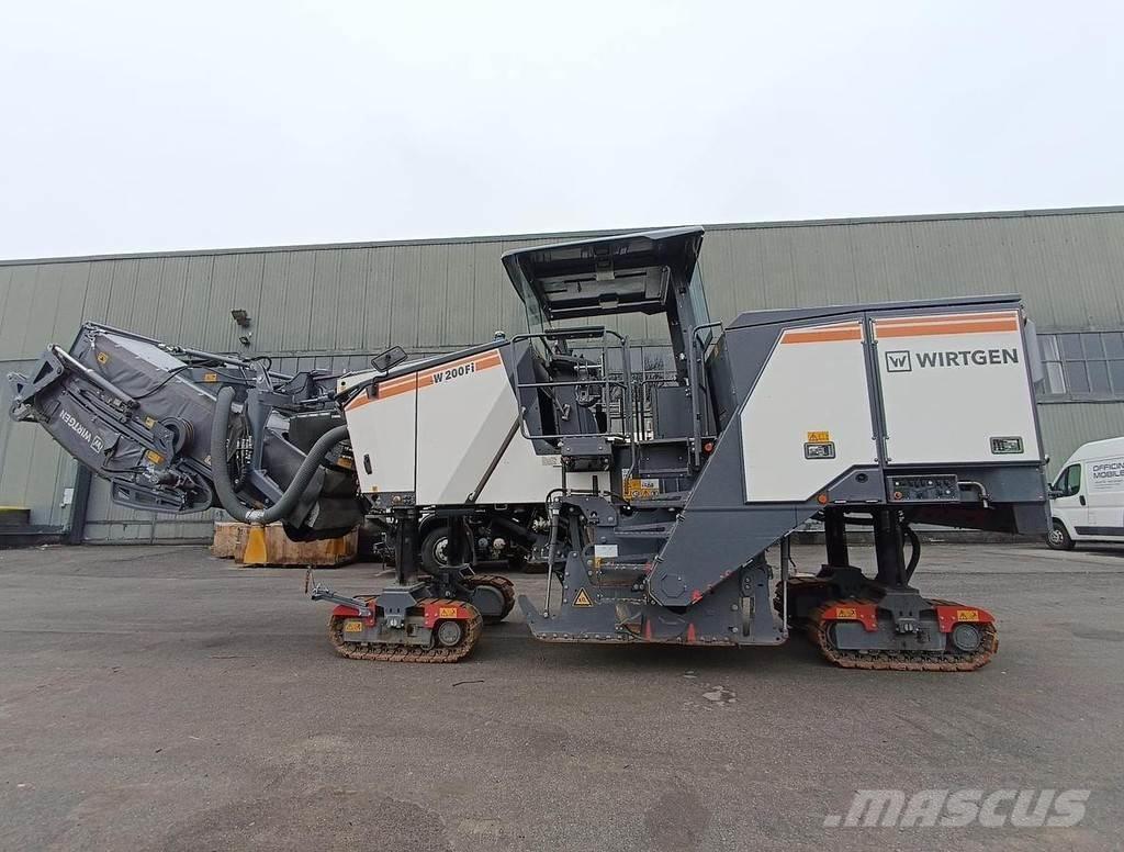 Wirtgen W200Fi Betontörő gépek