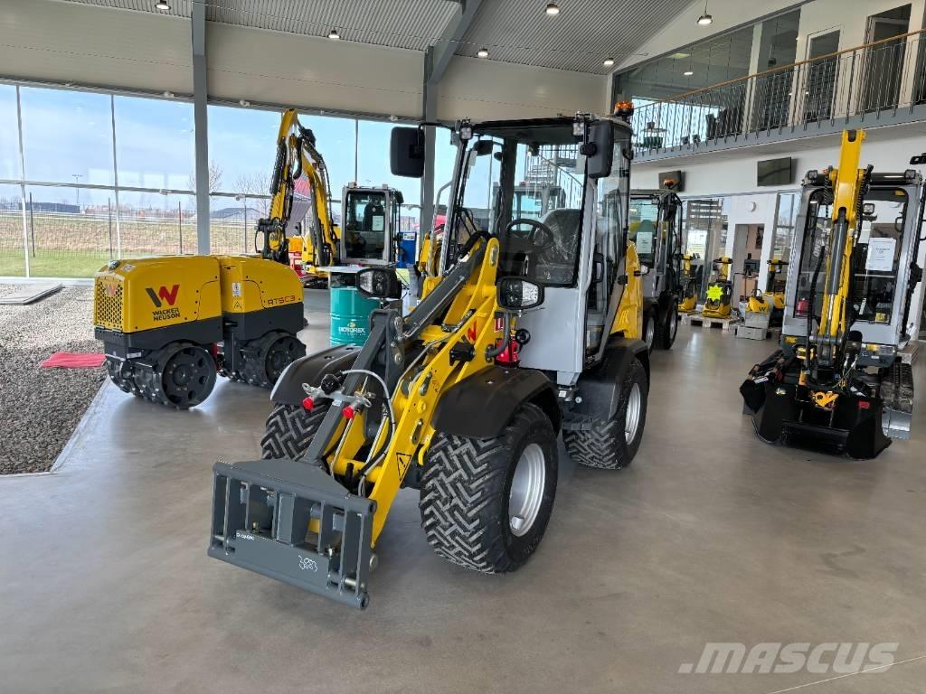 Wacker Neuson WL 28 Gumikerekes homlokrakodók