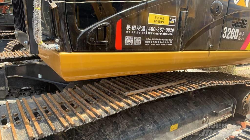 CAT 326D Lánctalpas kotrók