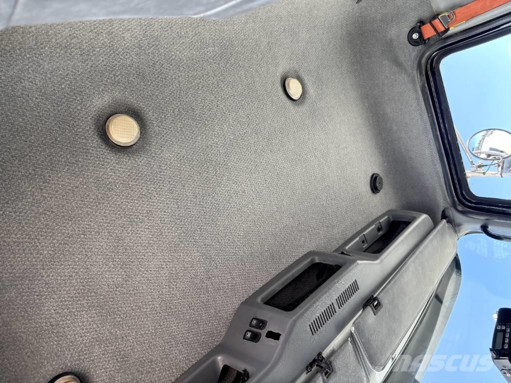 Mack CHU 613 Műszaki mentők