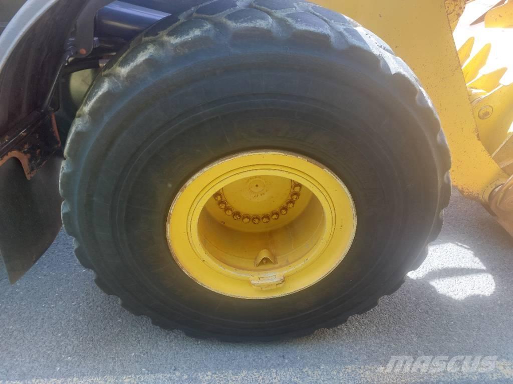 Komatsu WA480-8 Gumikerekes homlokrakodók