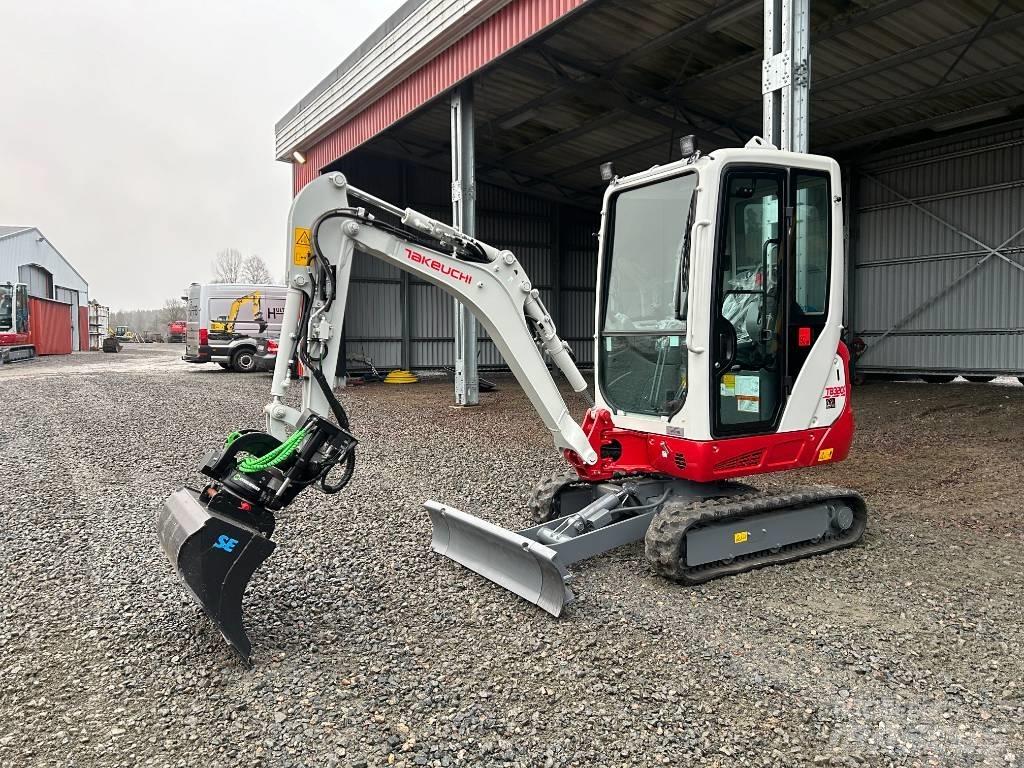 Takeuchi TB320 Mini kotrók < 7t