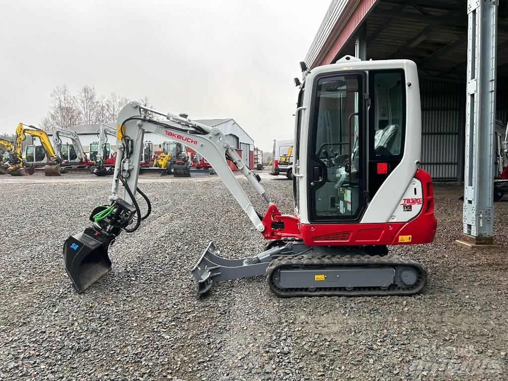 Takeuchi TB320 Mini kotrók < 7t
