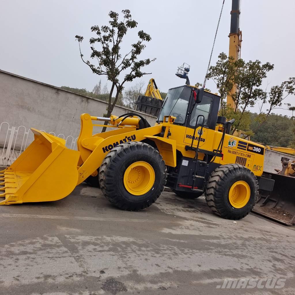 Komatsu WA 380 Gumikerekes homlokrakodók