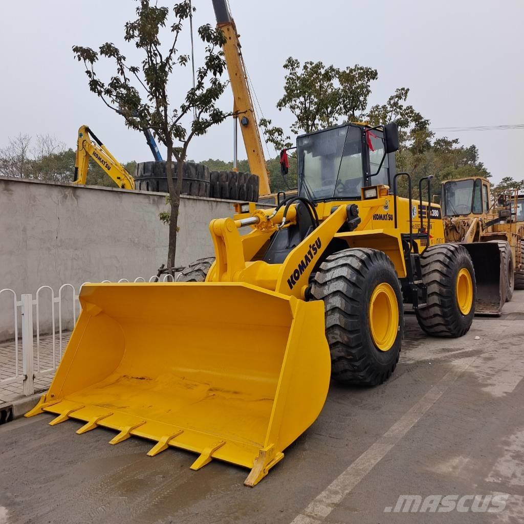 Komatsu WA 380 Gumikerekes homlokrakodók