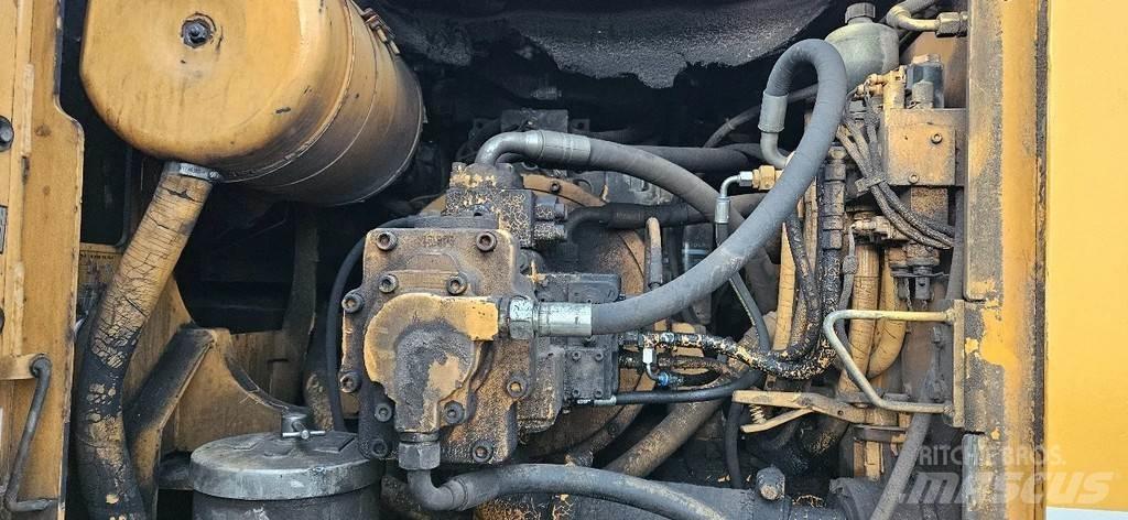 Liebherr R924 Lánctalpas kotrók