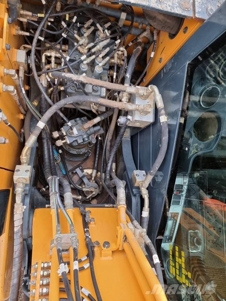 Hyundai HX 140 L Lánctalpas kotrók