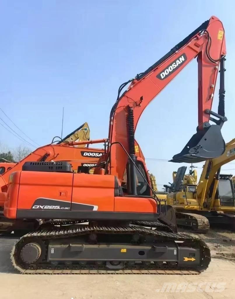 Doosan DX 225 LC Lánctalpas kotrók