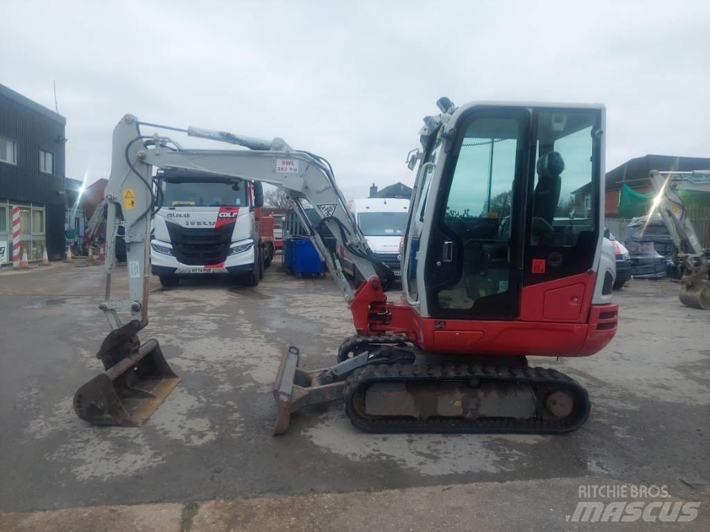 Takeuchi TB 230 Mini kotrók < 7t