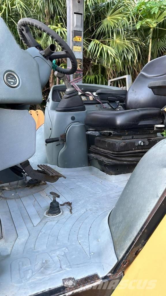 CAT 420 D IT Kotrórakodók