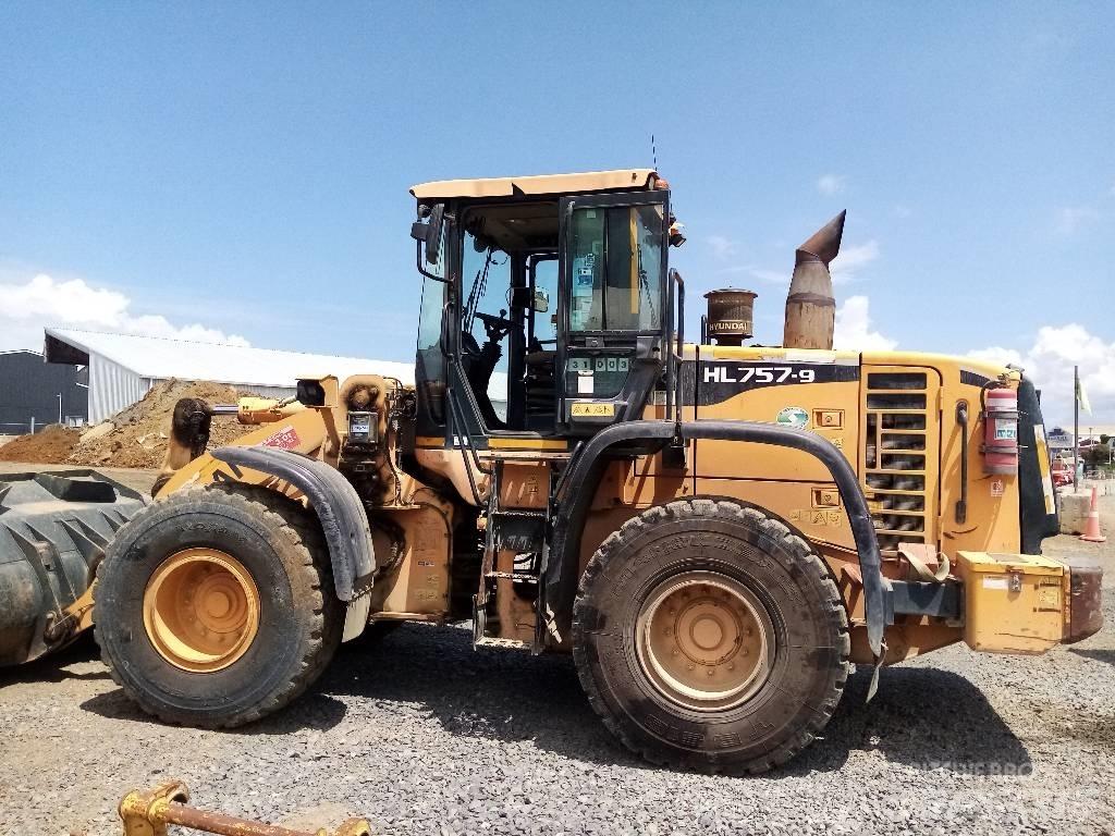 Hyundai HL 757-9 Gumikerekes homlokrakodók
