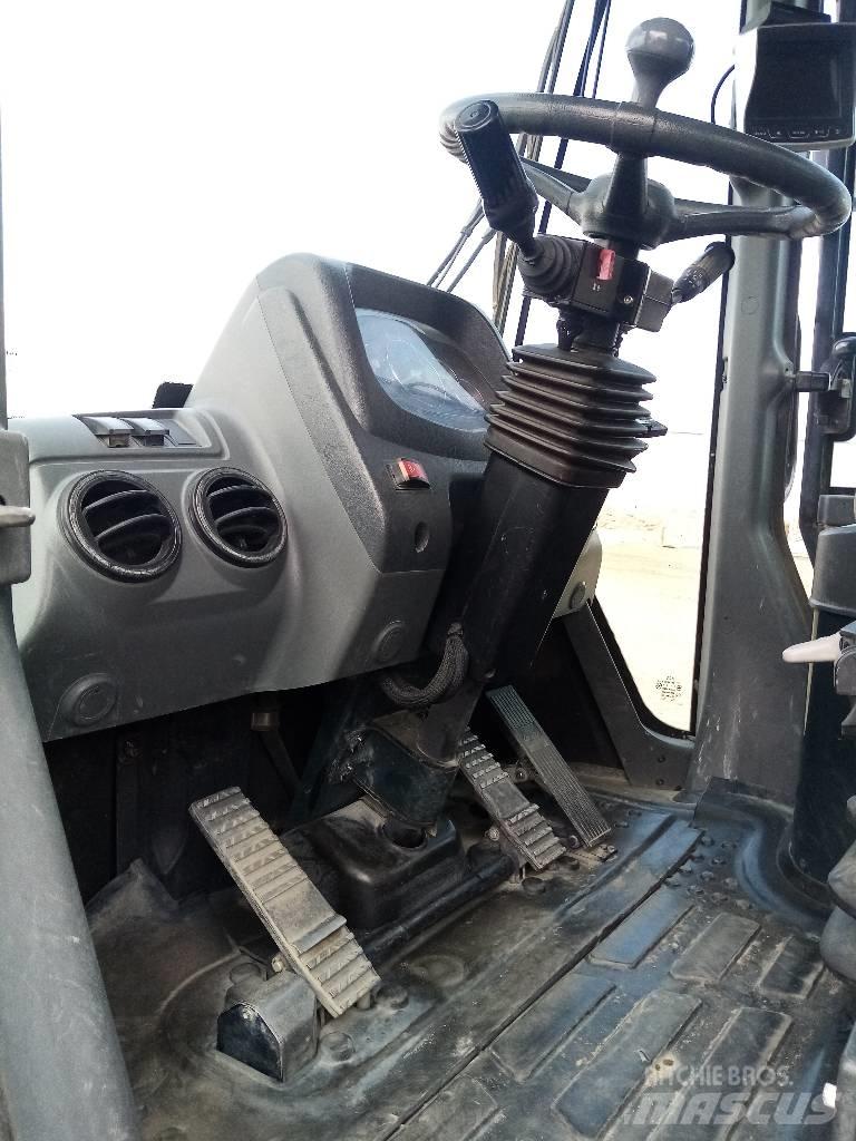 Hyundai HL 757-9 Gumikerekes homlokrakodók