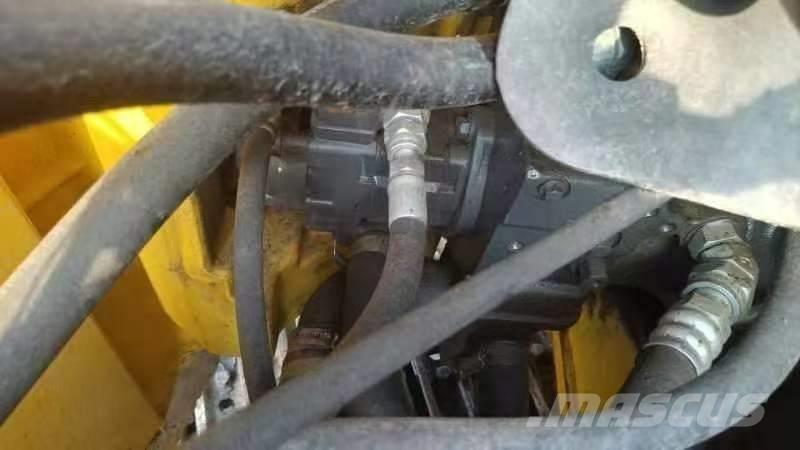 Komatsu PC 78 US Közepes (midi) kotrók 7 t - 12 t