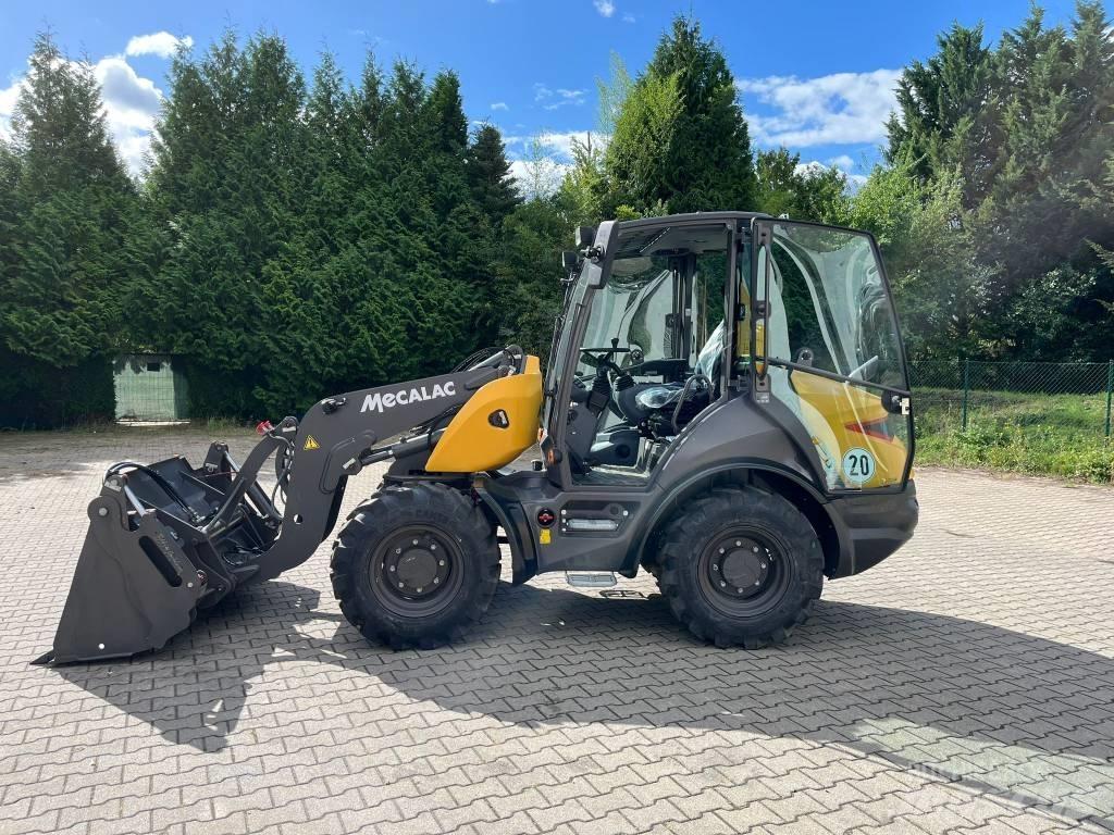 Mecalac AS750 Gumikerekes homlokrakodók