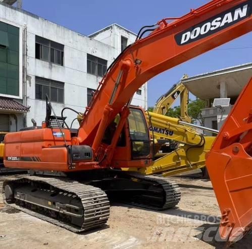 Doosan DX225LC Lánctalpas kotrók