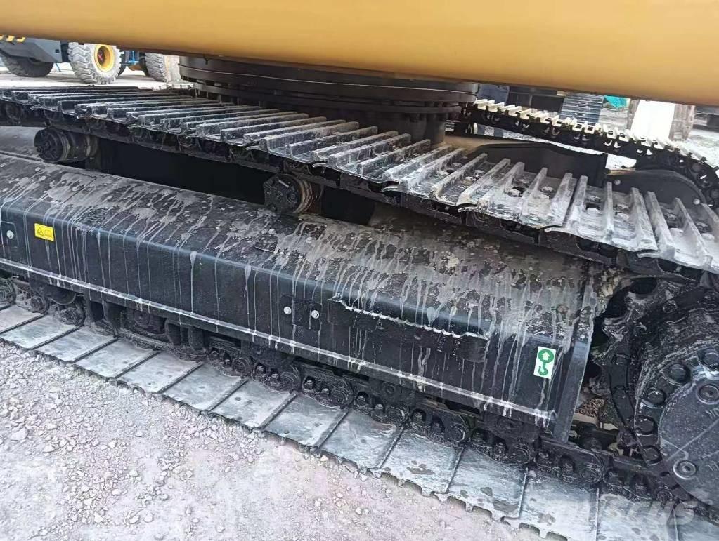 CAT 324 D2L Lánctalpas kotrók