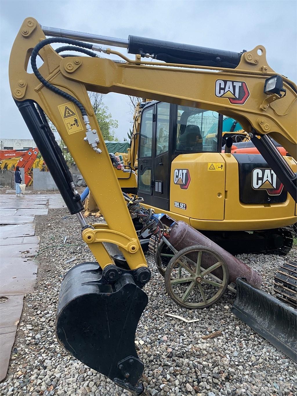 CAT 303E Lánctalpas kotrók