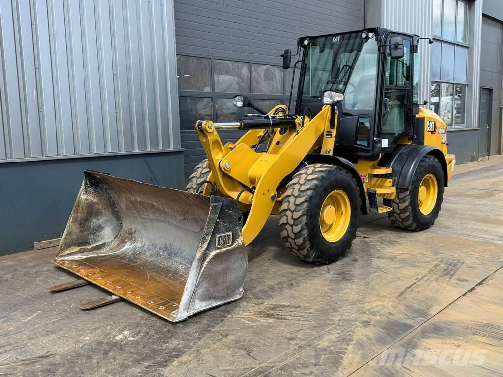 CAT 908M CE + EPA Gumikerekes homlokrakodók