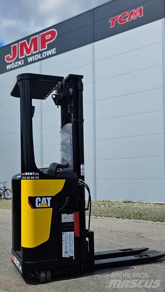 CAT NSR 16 N Magasraktári szűkfolyosós targonca