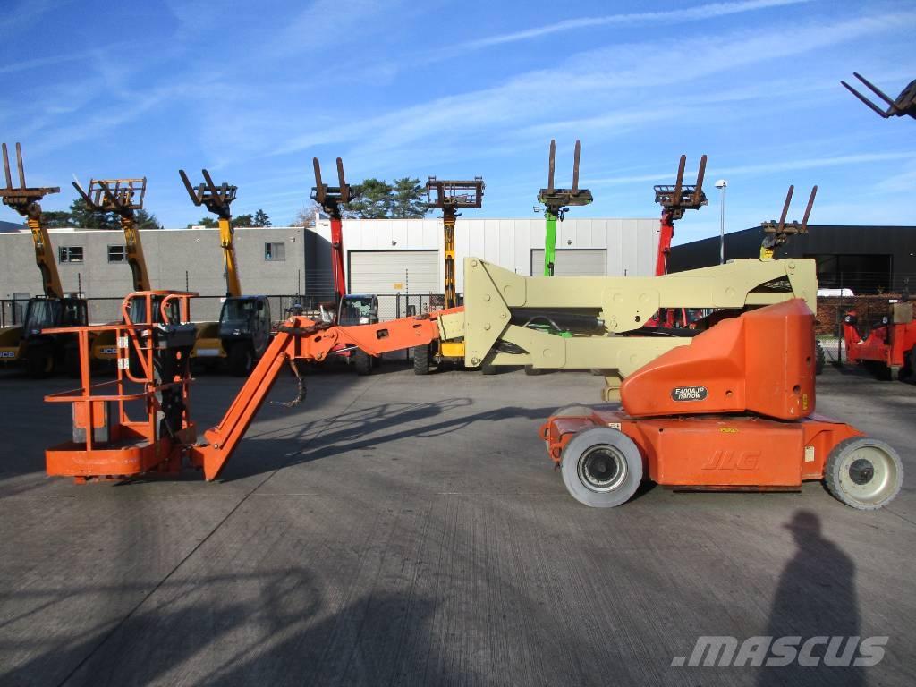 JLG E 400 AJPN (022) Karos emelők