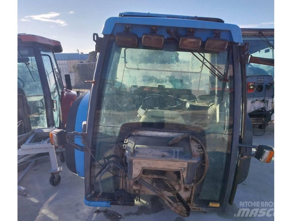 Landini Legend 115 Vezetőfülke és belső tartozékok