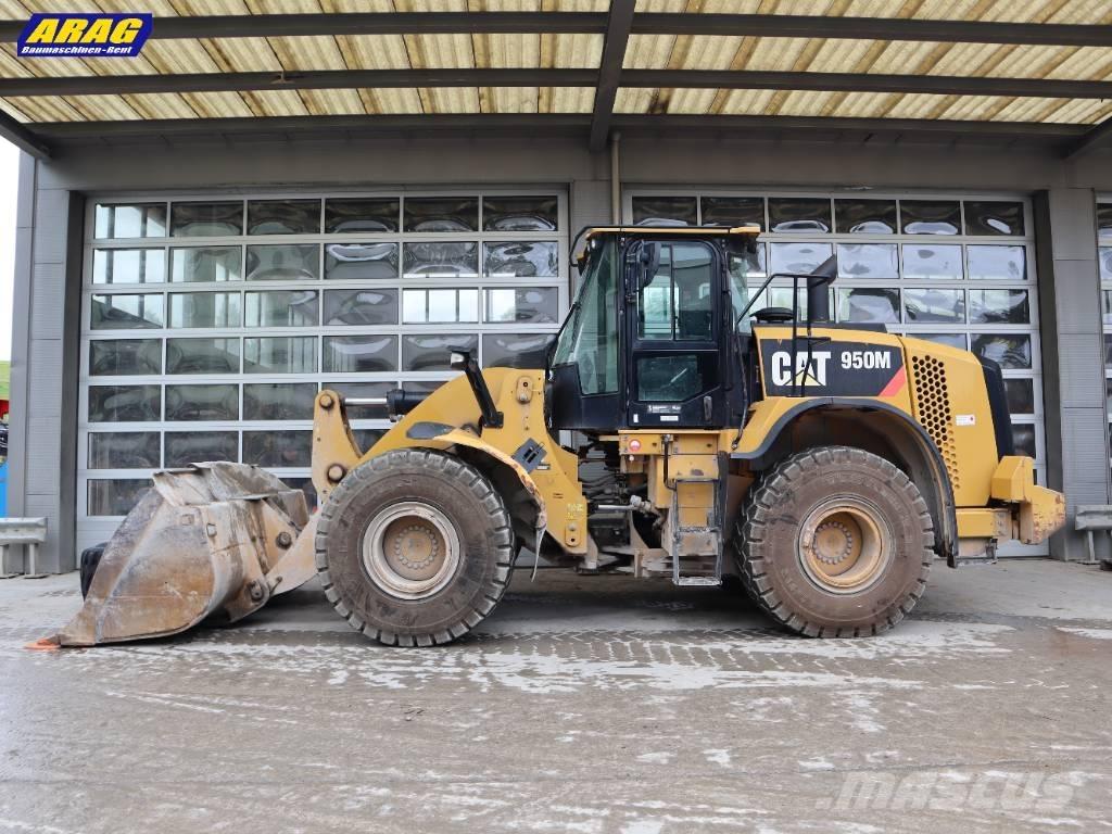 CAT 950M Gumikerekes homlokrakodók