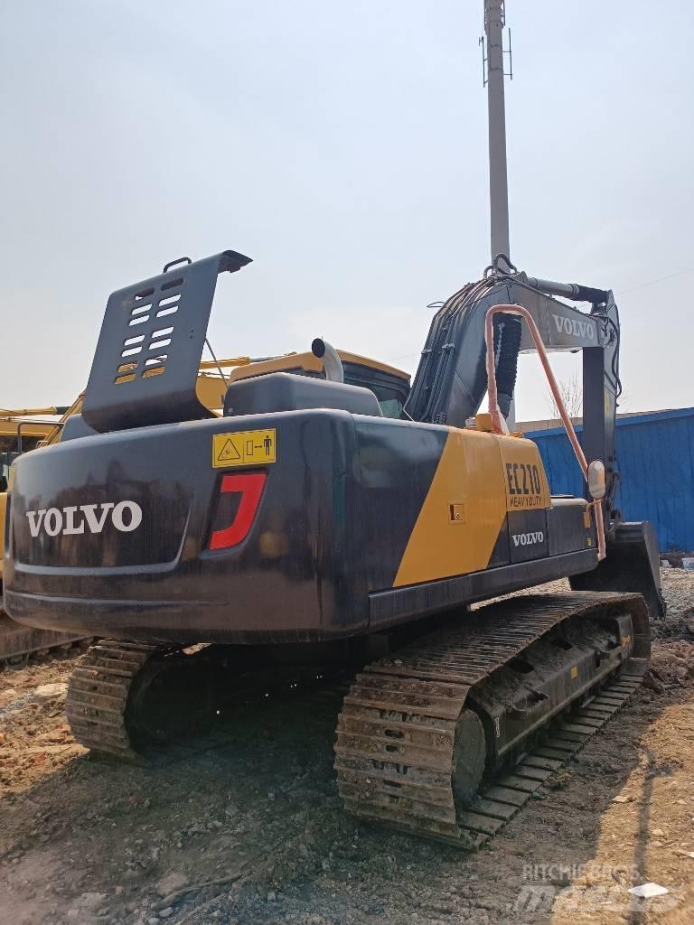 Volvo EC 210 Közepes (midi) kotrók 7 t - 12 t