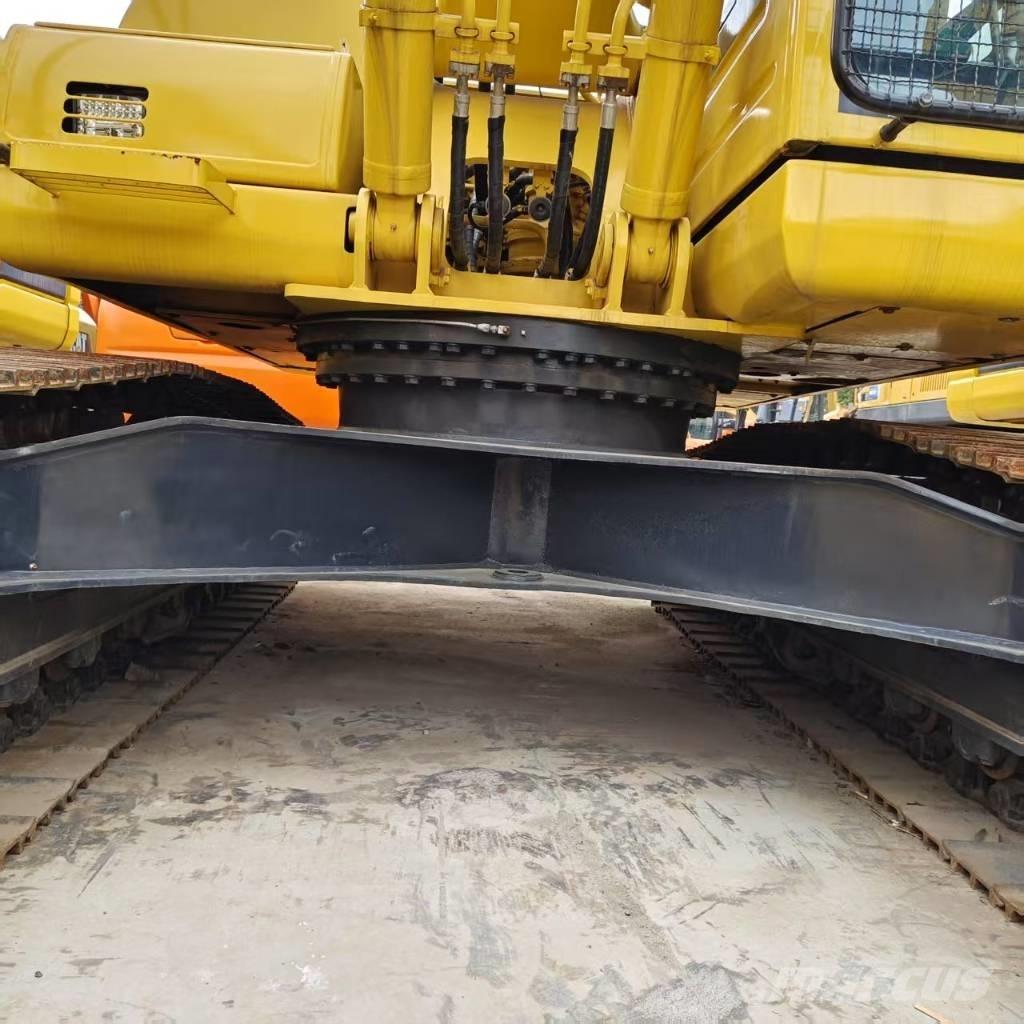 Komatsu PC 220-8 Lánctalpas kotrók