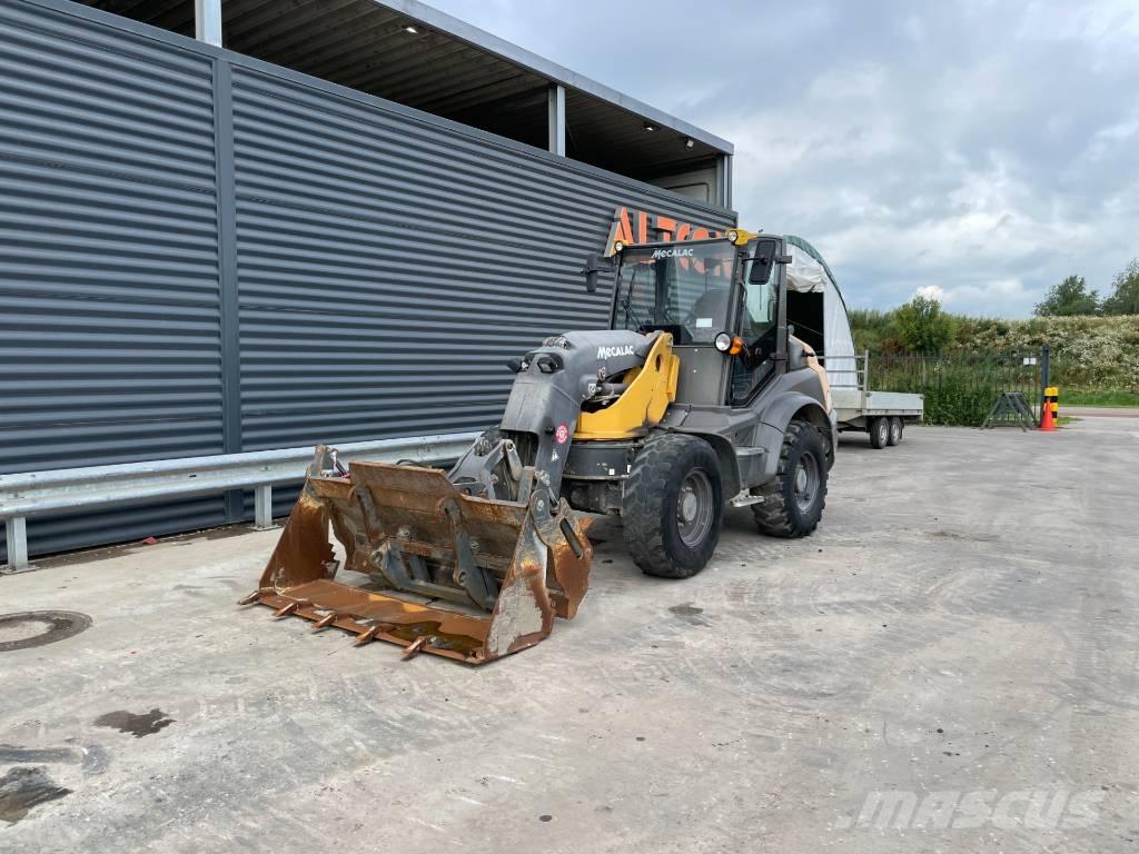 Mecalac AS 700 Gumikerekes homlokrakodók