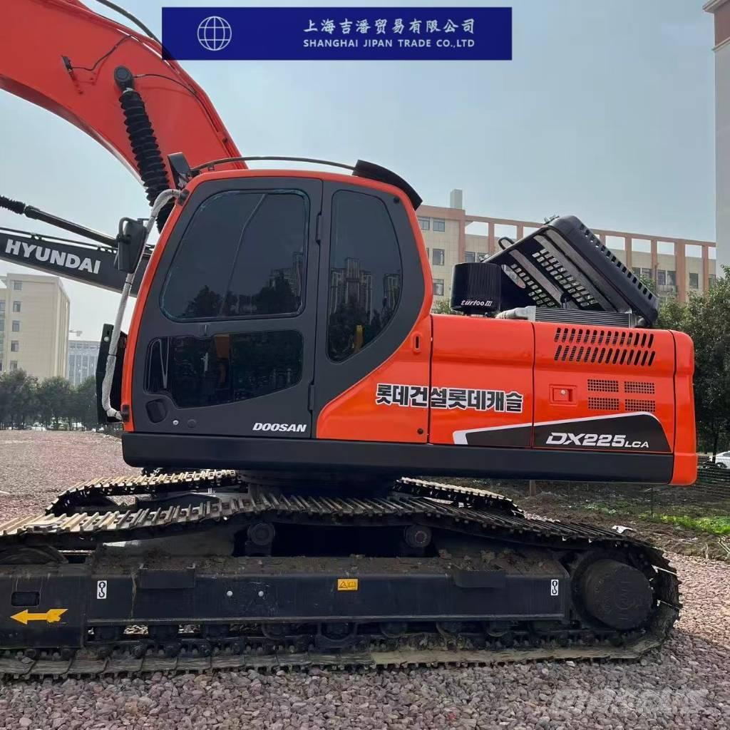 Doosan DX 225 Lánctalpas kotrók