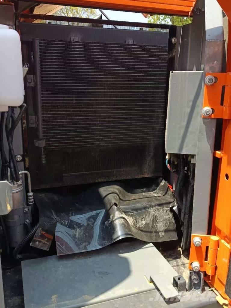 Hitachi ZX 70 Közepes (midi) kotrók 7 t - 12 t