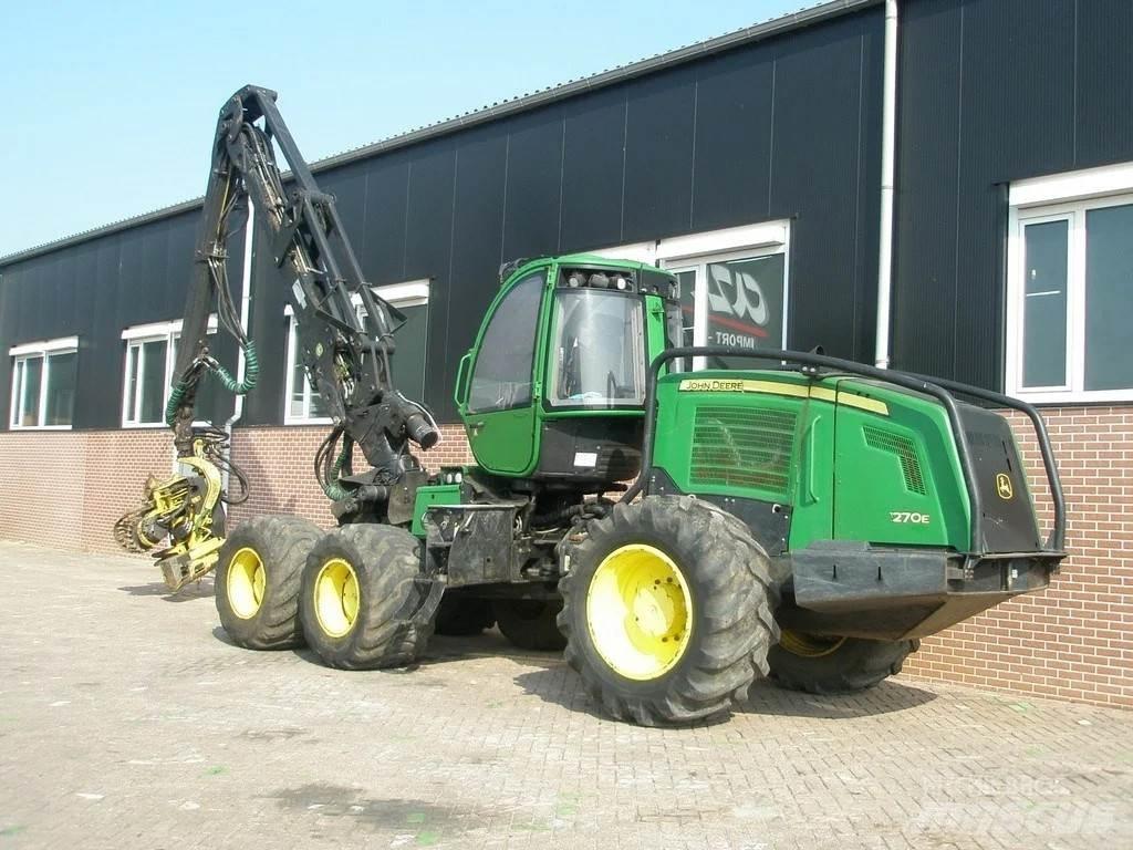 John Deere 1270E Betakarítók