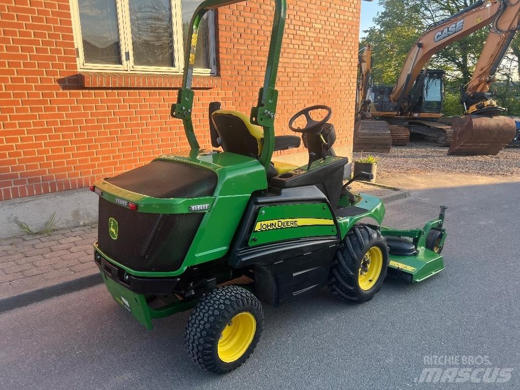 John Deere 1550 Ráülős fűnyírók