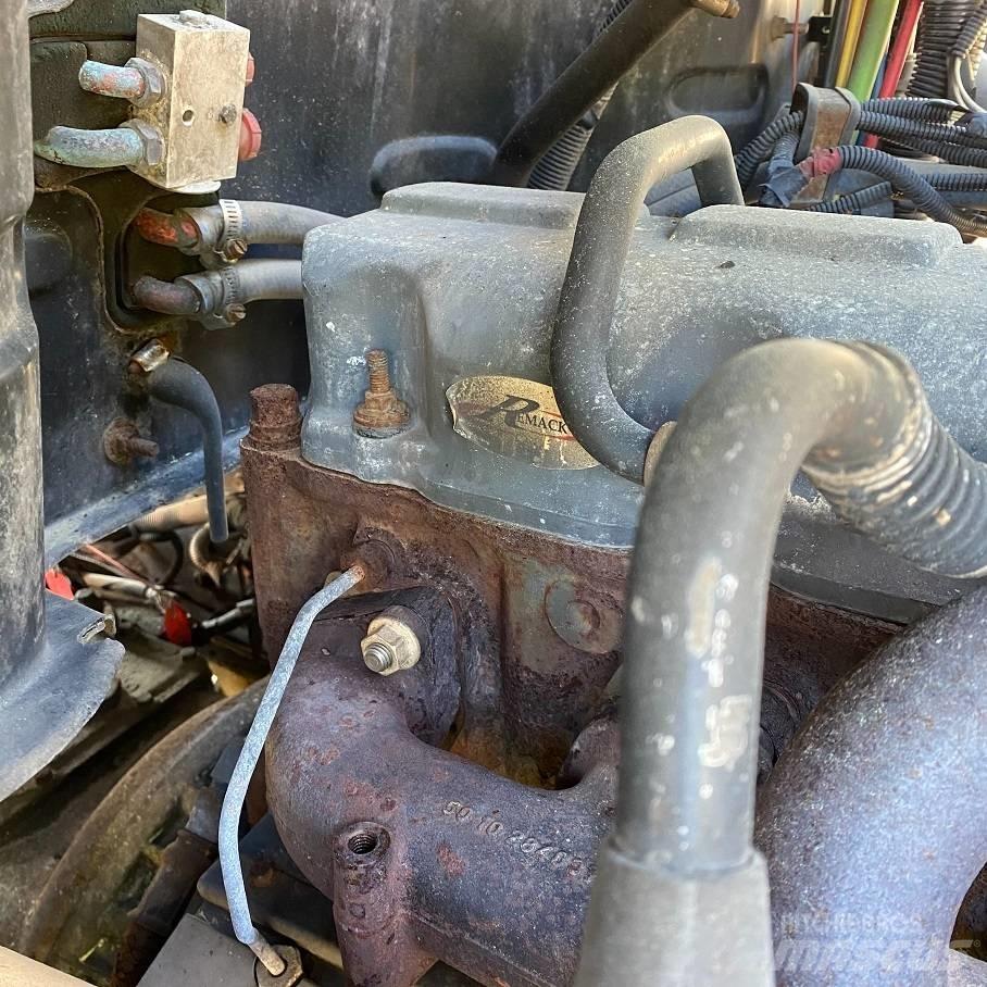 Mack CHN613 Nyergesvontatók