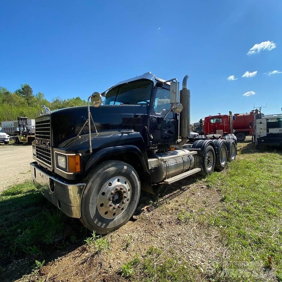 Mack CHN613 Nyergesvontatók